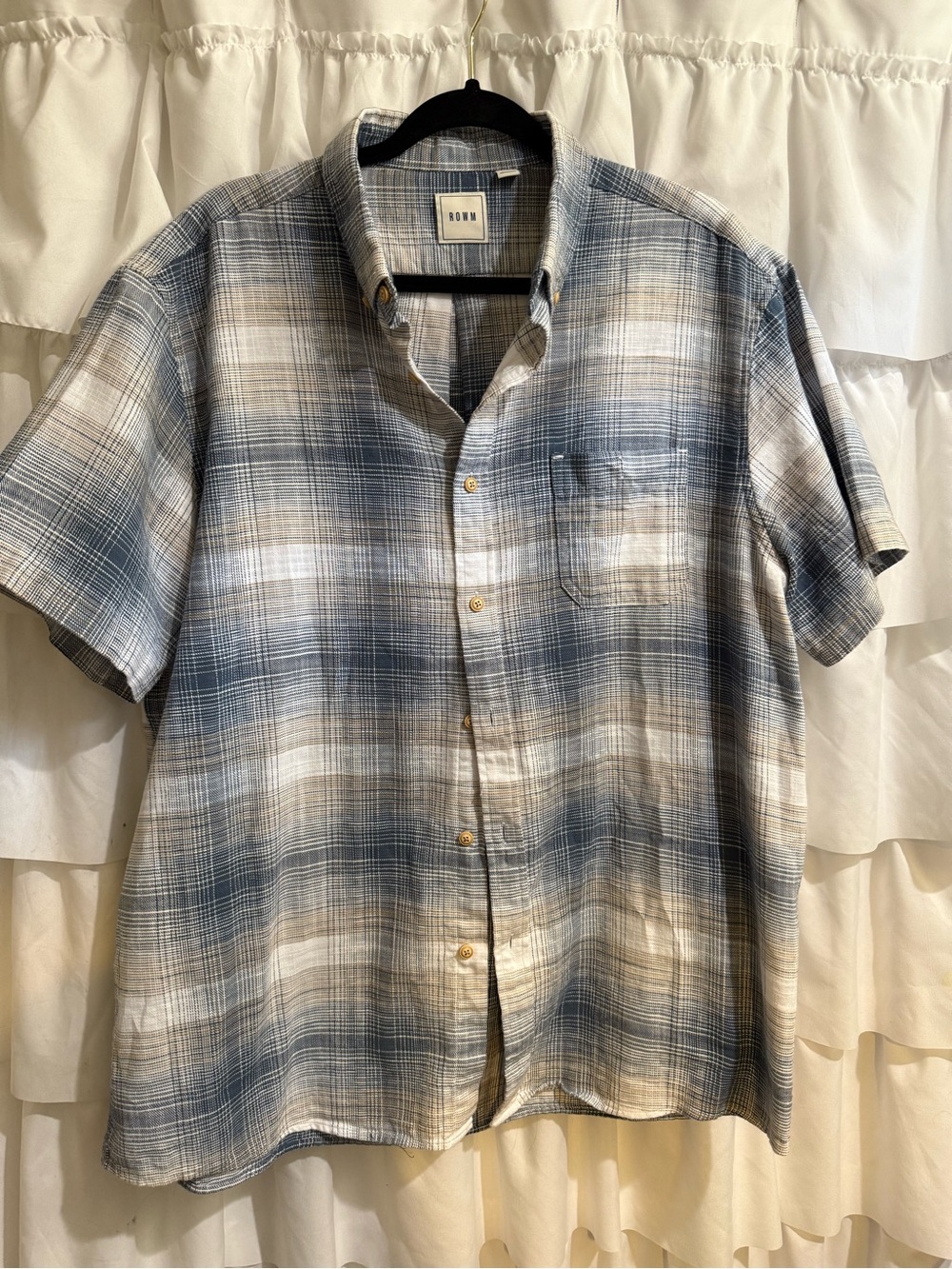 Button-Down Short Sleeve Plaid Shirt in Blue and White
